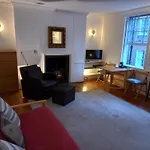 Large Bright Soho Studio Flat With Large Terrace