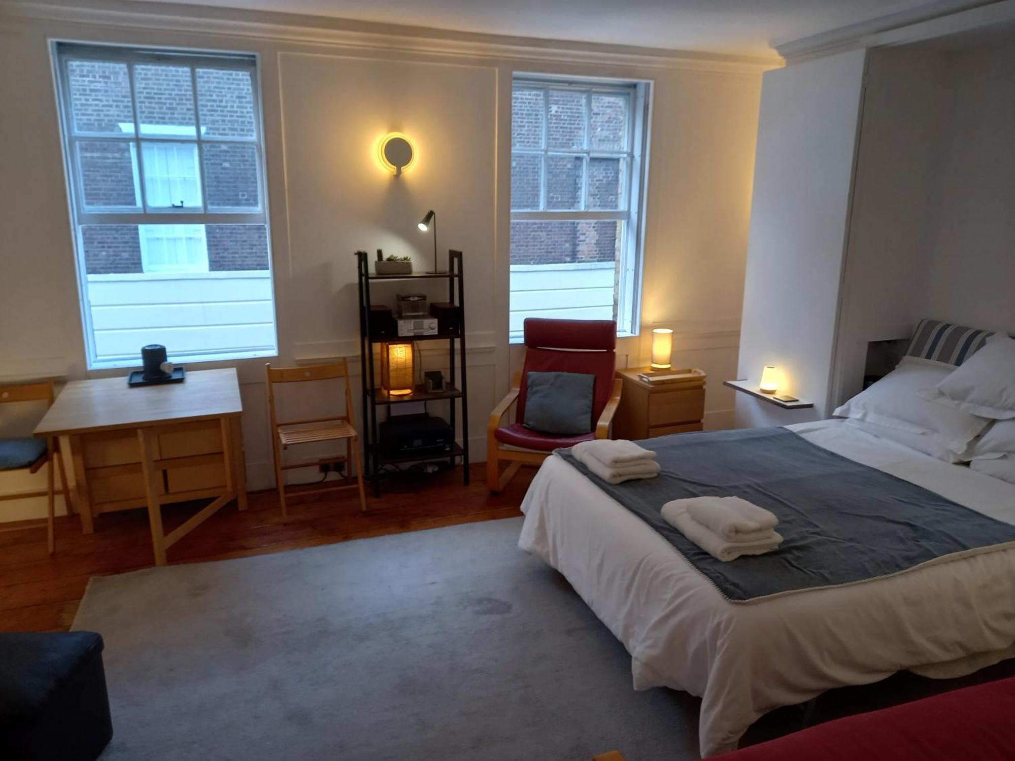 Large Bright Soho Flat With Large Terrace