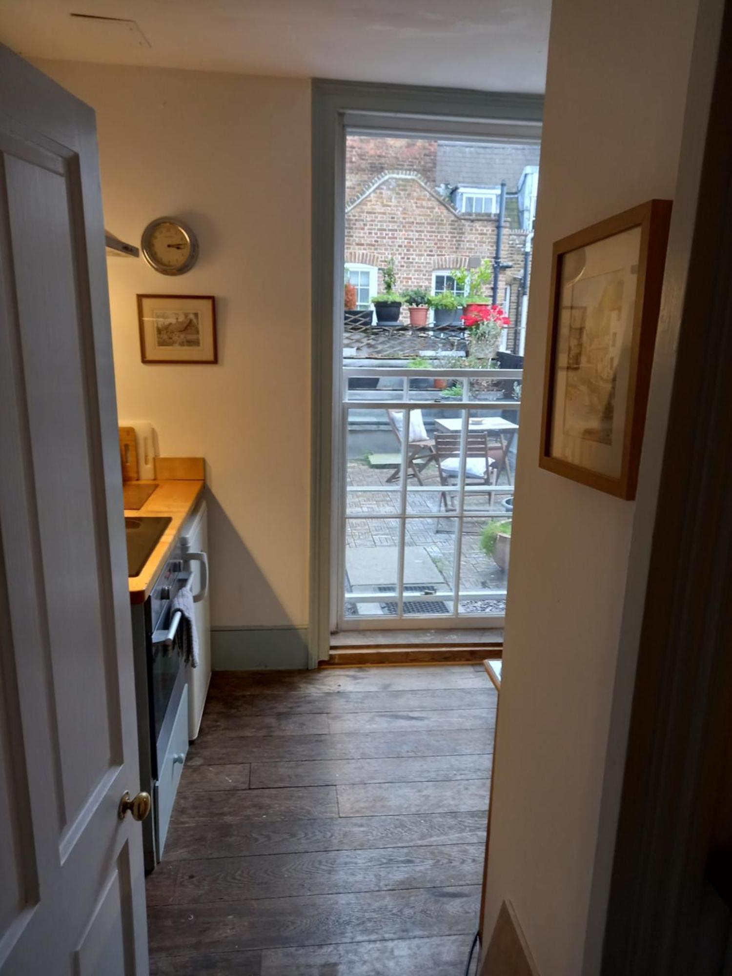 Large Bright Soho Flat With Large Terrace