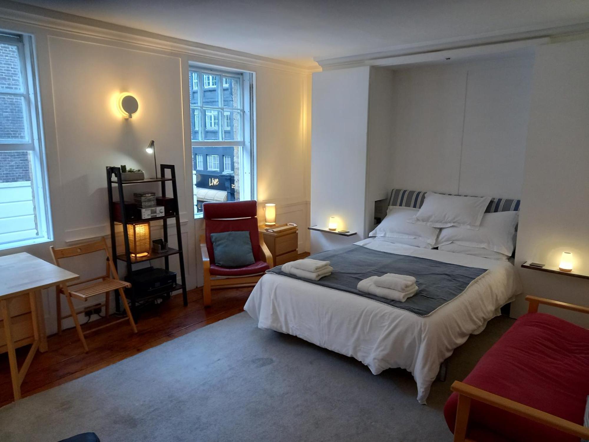 Large Bright Soho Flat With Large Terrace Appartamento *